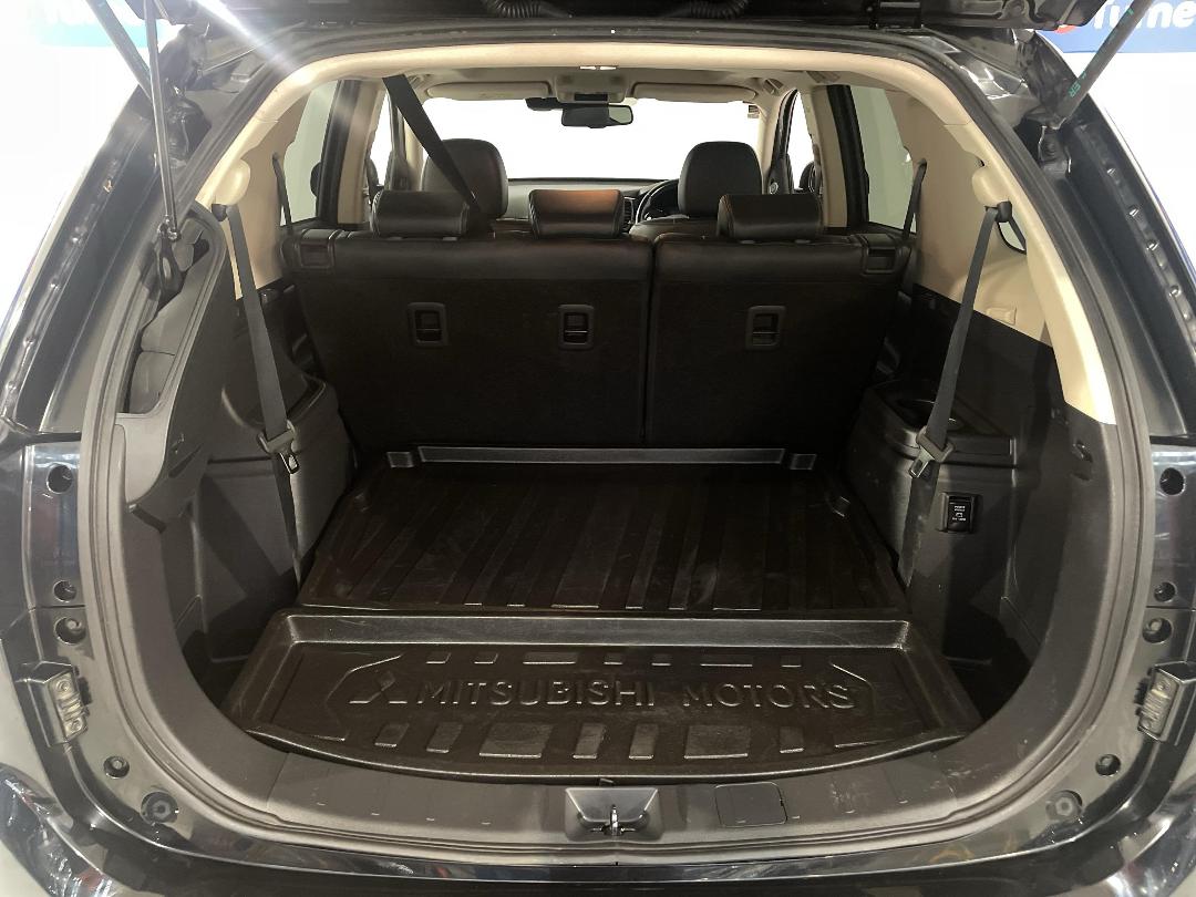 Photo '14' of Mitsubishi Outlander