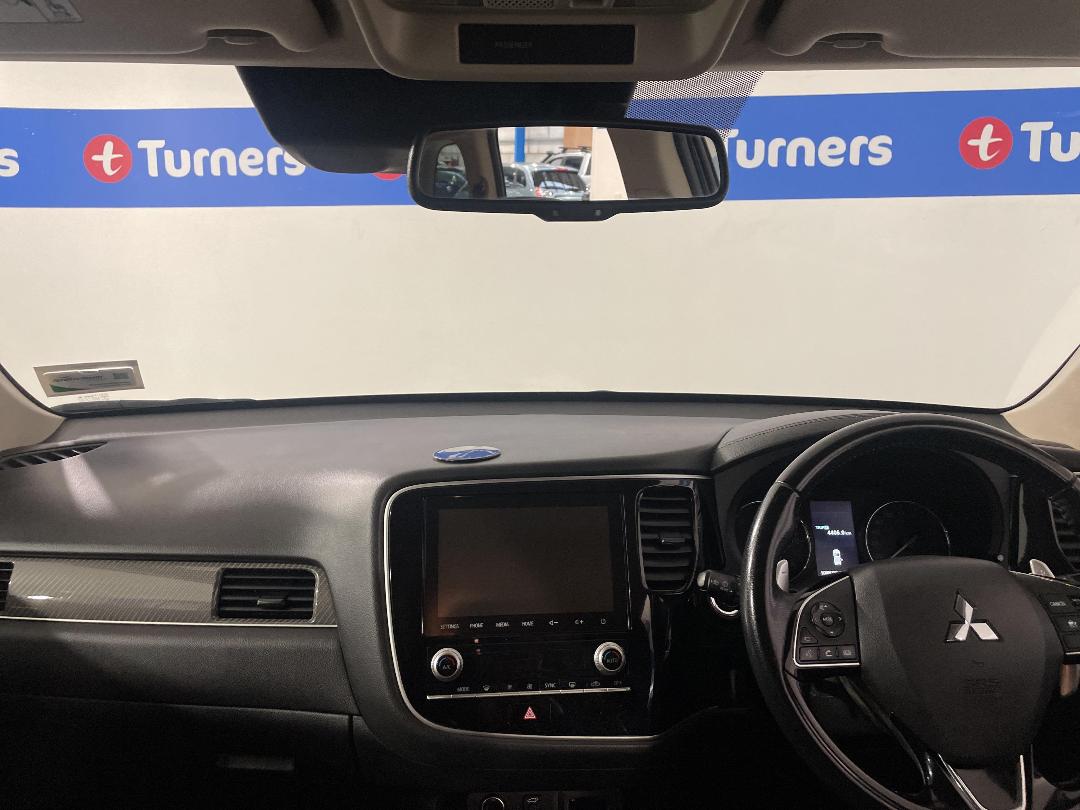 Photo '17' of Mitsubishi Outlander