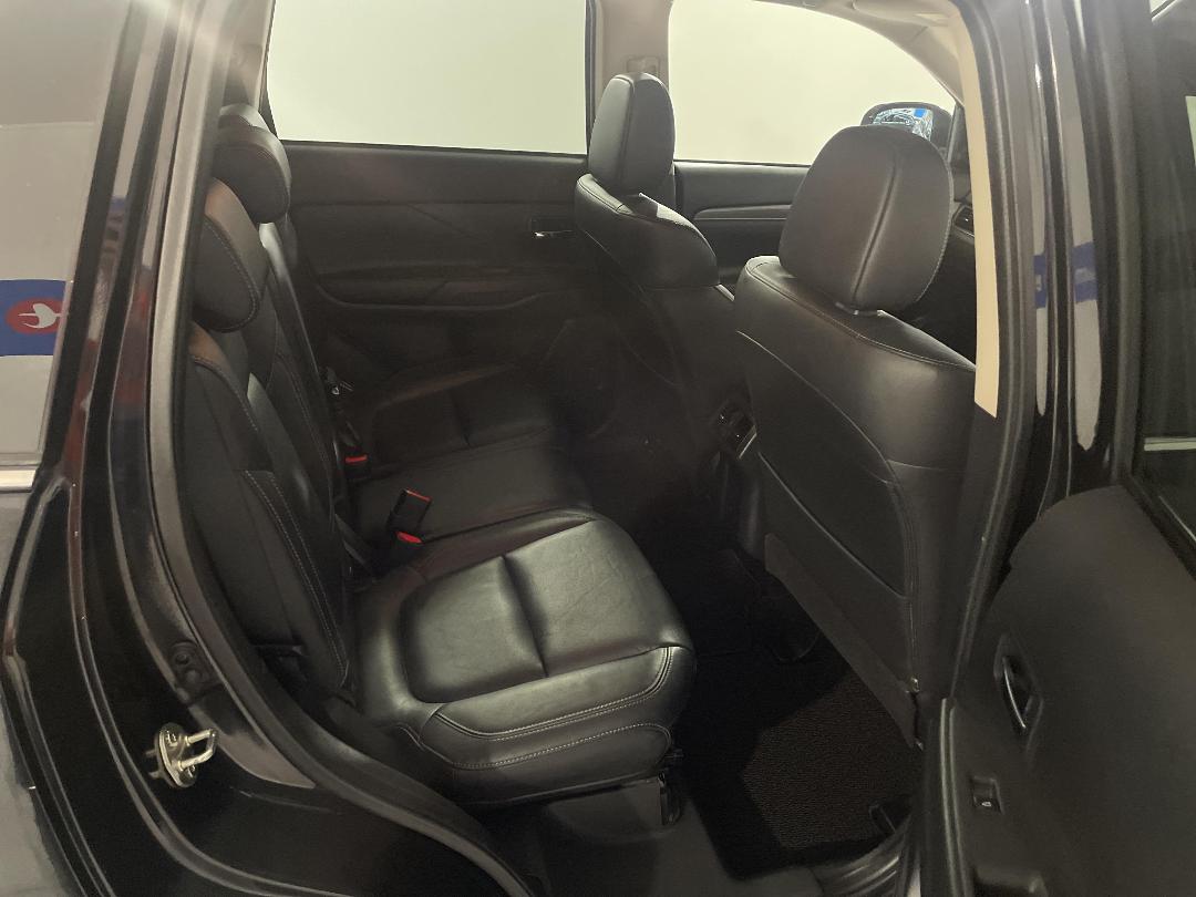 Photo '20' of Mitsubishi Outlander