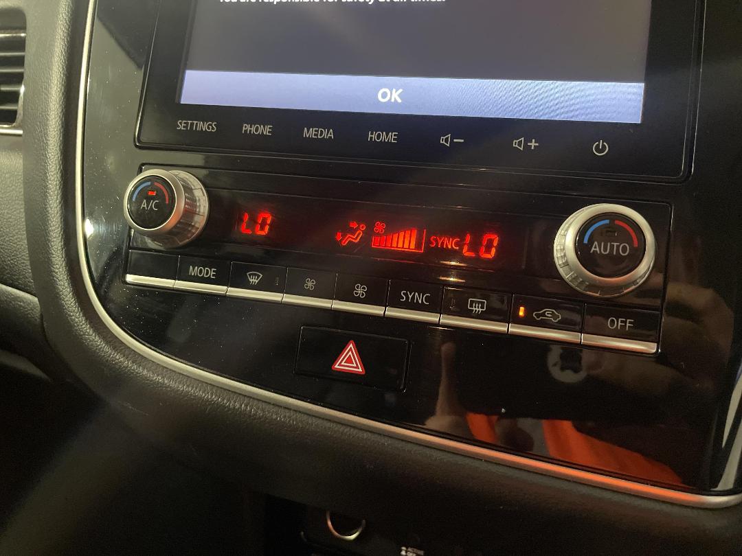 Photo '30' of Mitsubishi Outlander