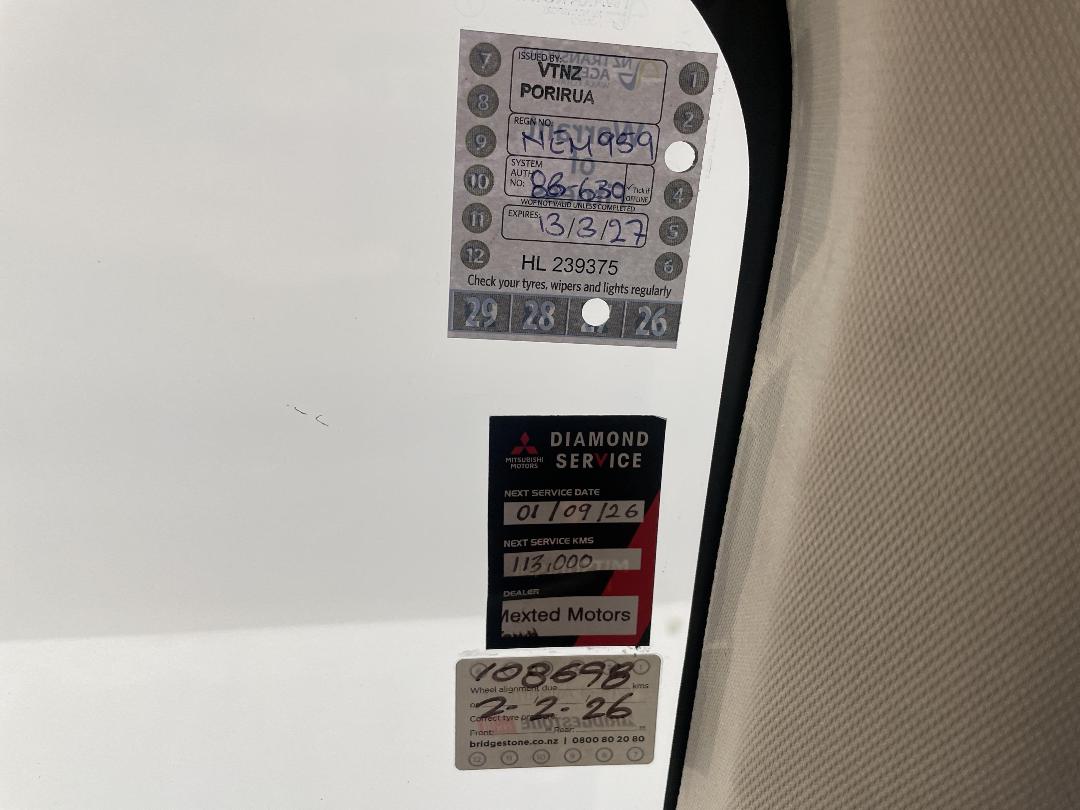 Photo '33' of Mitsubishi Outlander