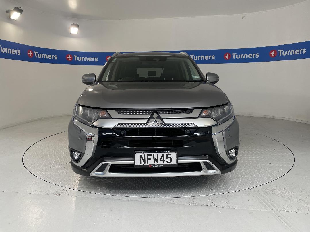 Photo '2' of Mitsubishi Outlander