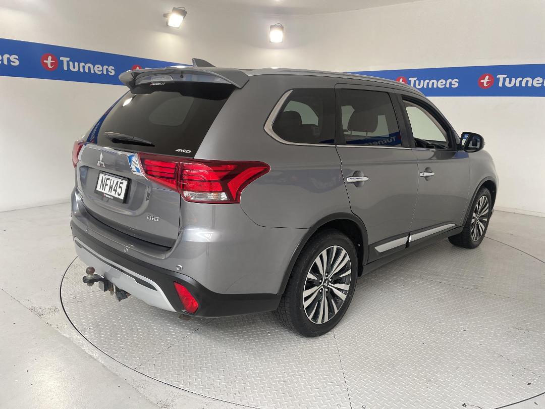 Photo '7' of Mitsubishi Outlander