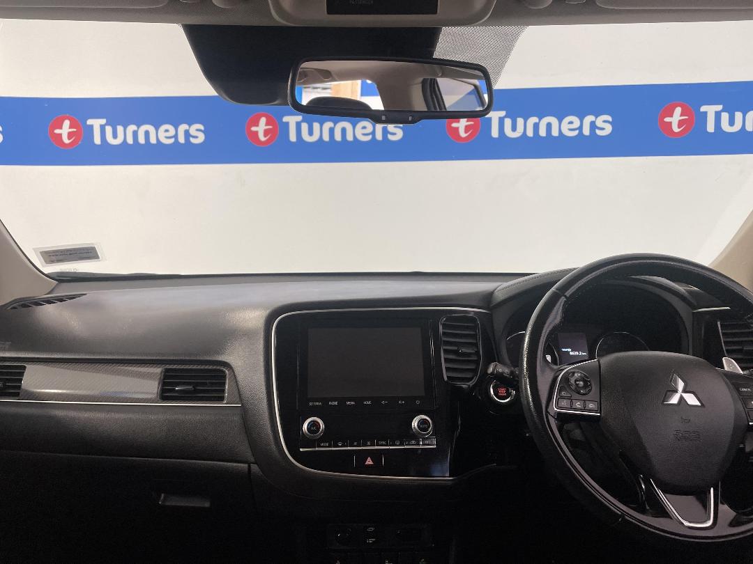 Photo '17' of Mitsubishi Outlander