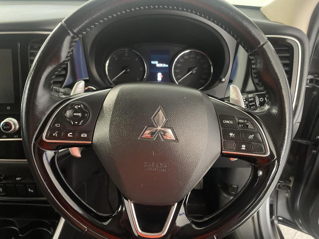 Photo '27' of Mitsubishi Outlander