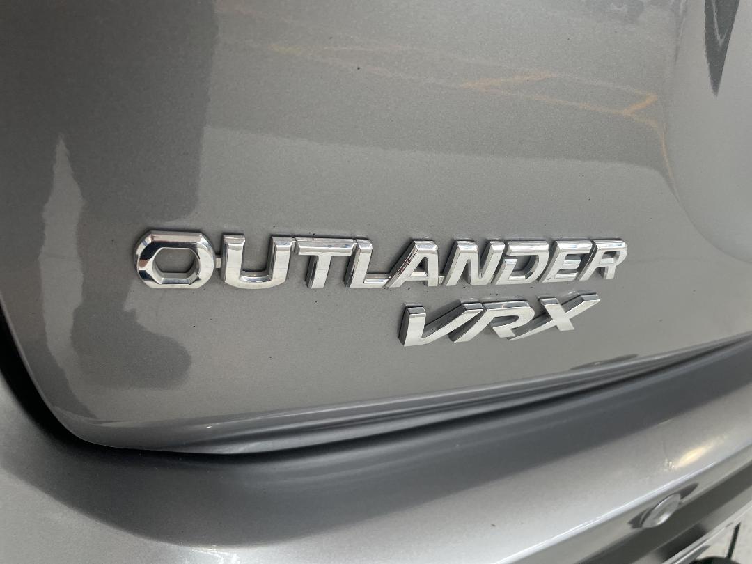 Photo '35' of Mitsubishi Outlander