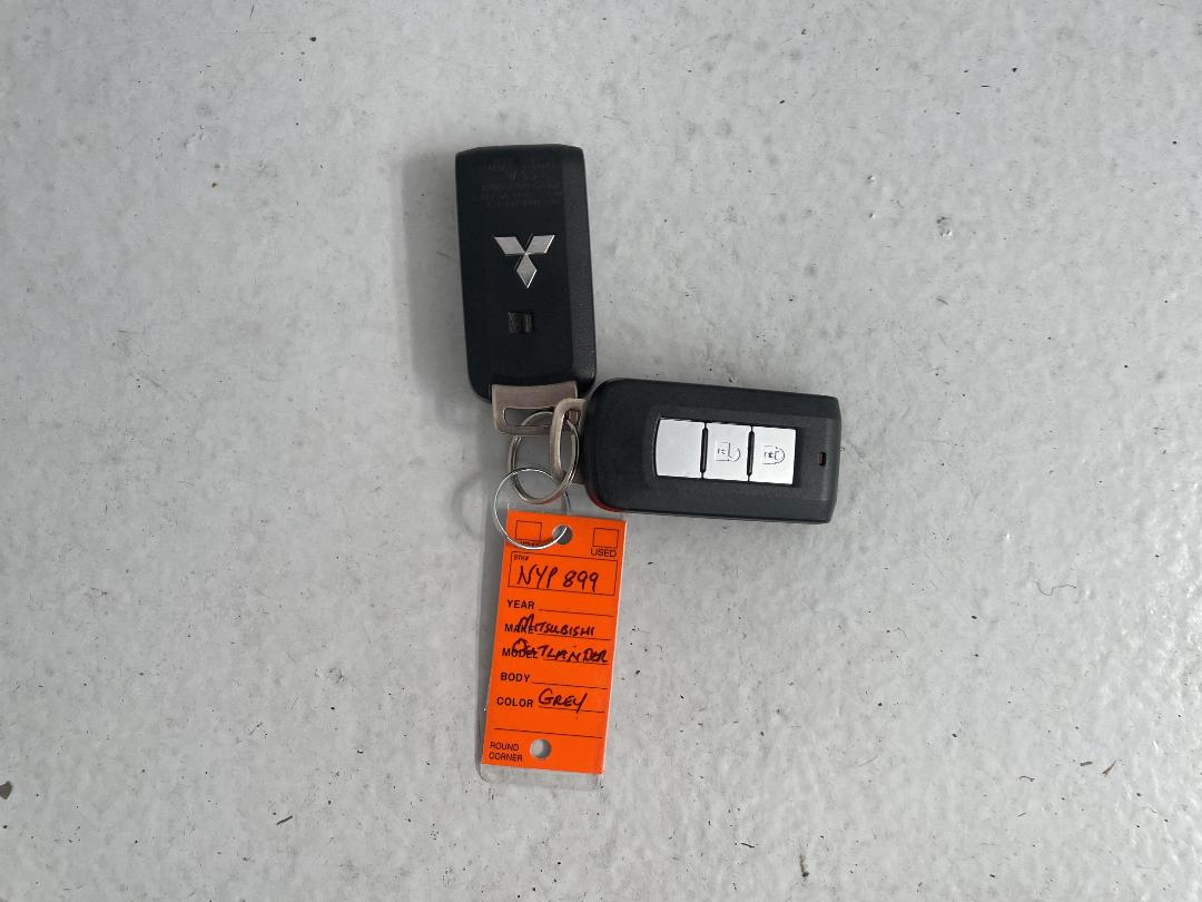 Photo '22' of Mitsubishi Outlander