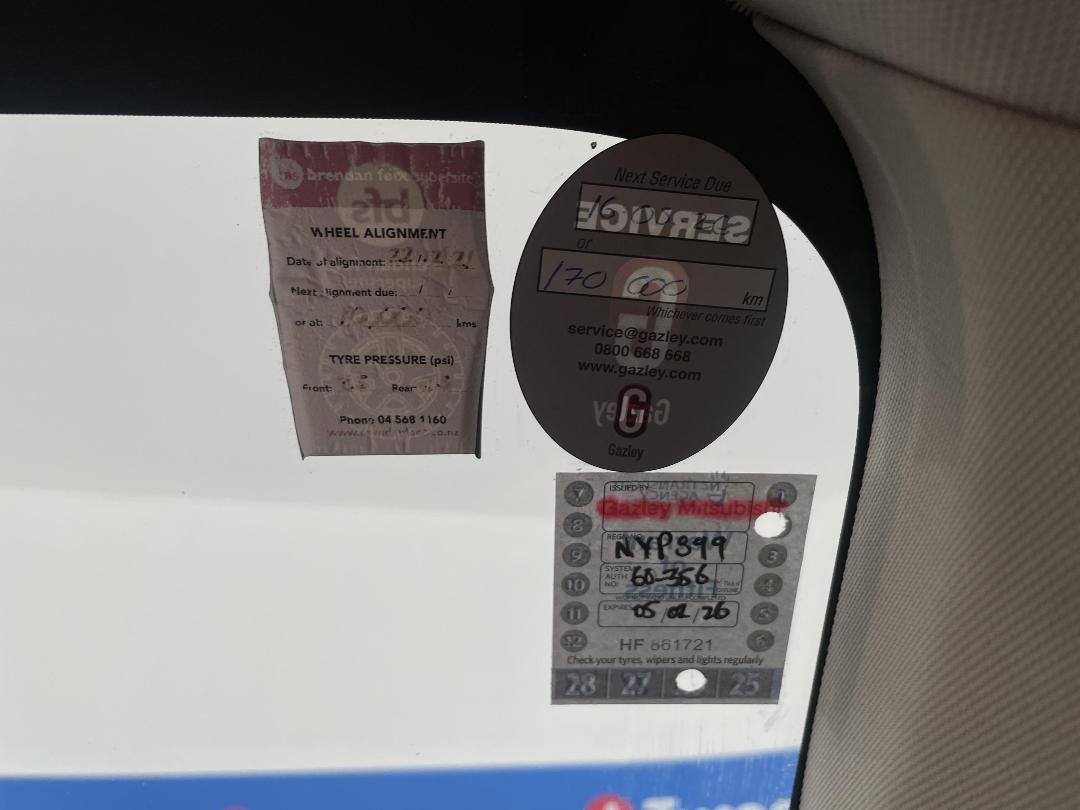 Photo '35' of Mitsubishi Outlander