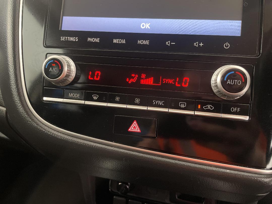 Photo '32' of Mitsubishi Outlander