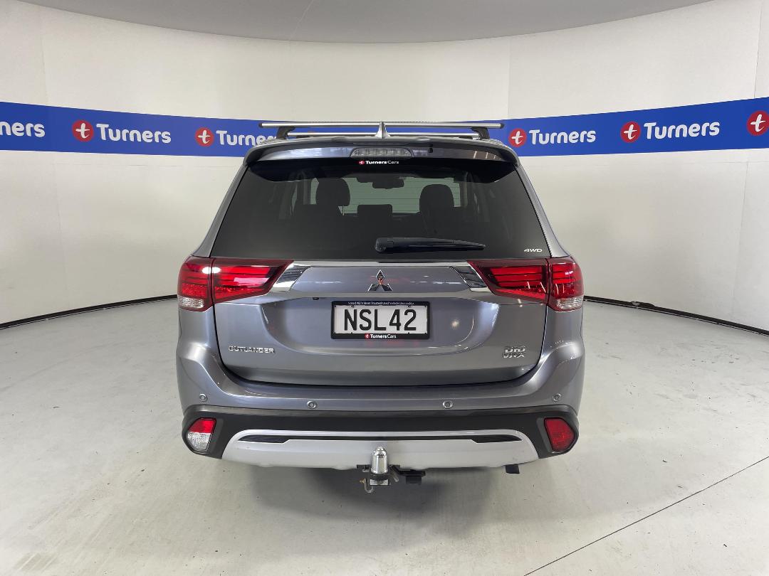 Photo '6' of Mitsubishi Outlander