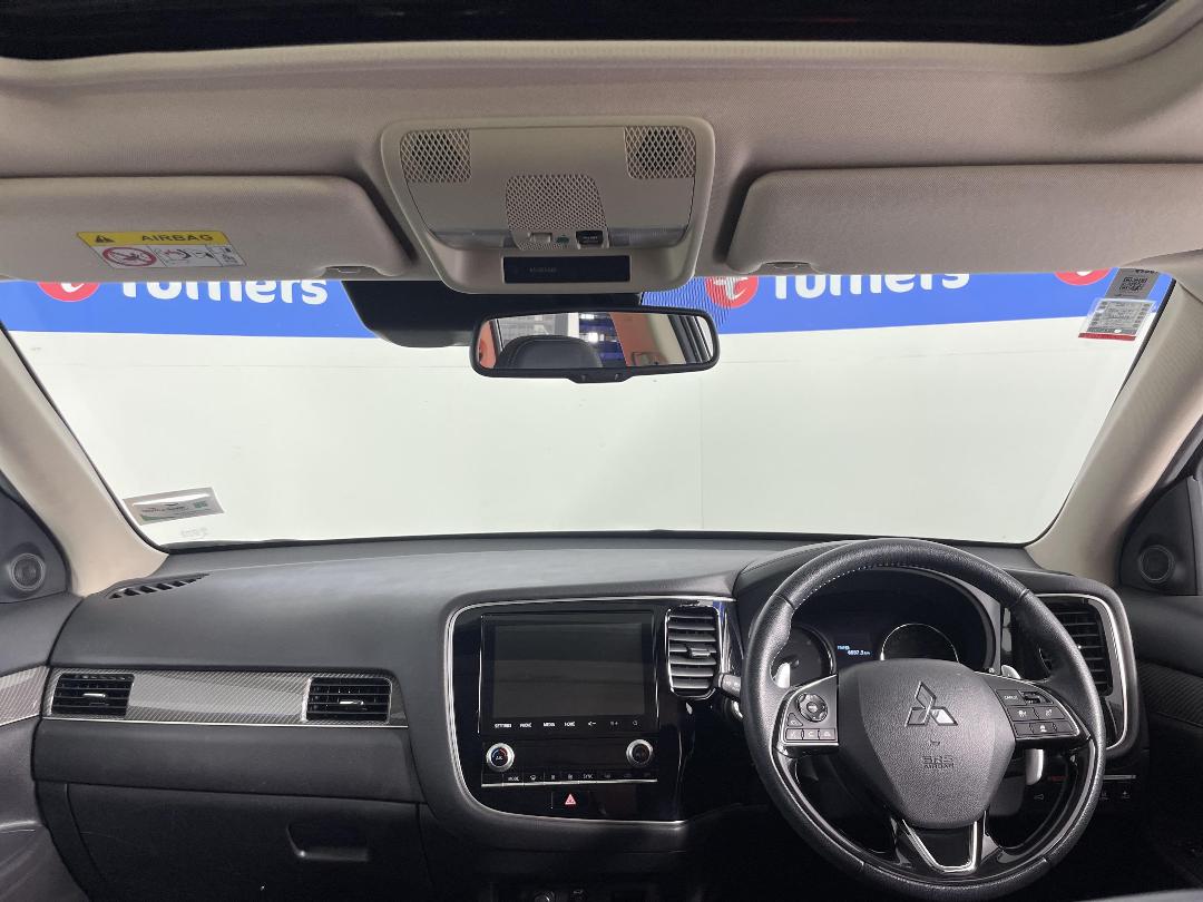 Photo '17' of Mitsubishi Outlander