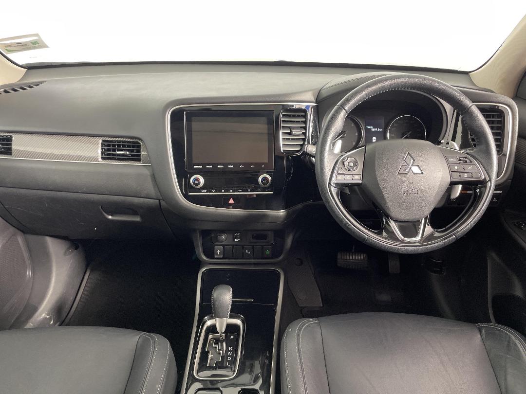 Photo '18' of Mitsubishi Outlander