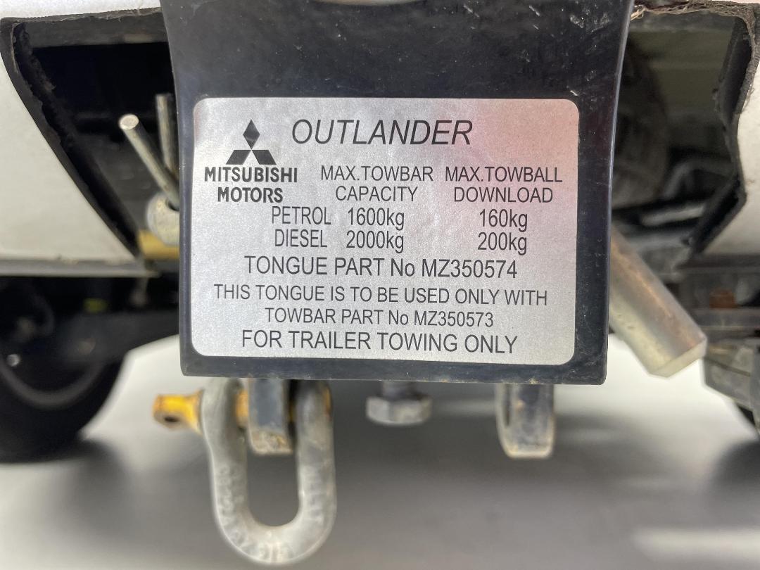 Photo '24' of Mitsubishi Outlander