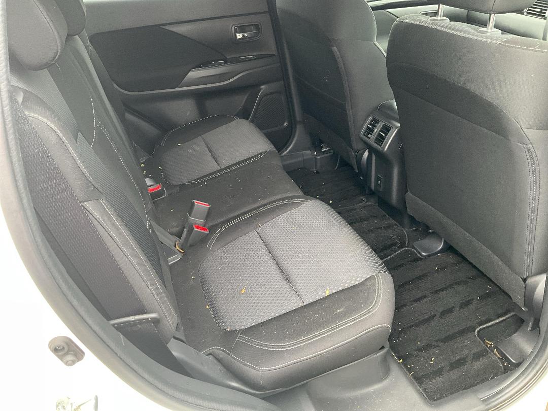 Photo '13' of Mitsubishi Outlander XLS Photo '13' of Mitsubishi Outlander XLS