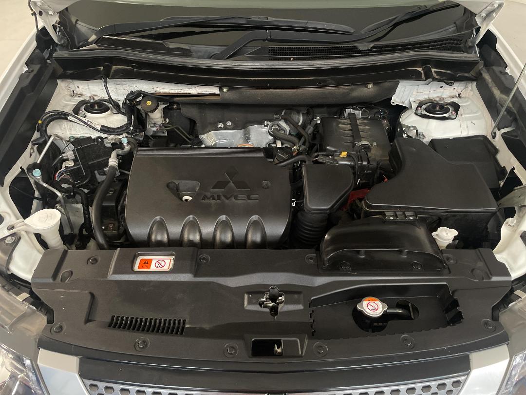 Photo '13' of Mitsubishi Outlander Photo '13' of Mitsubishi Outlander