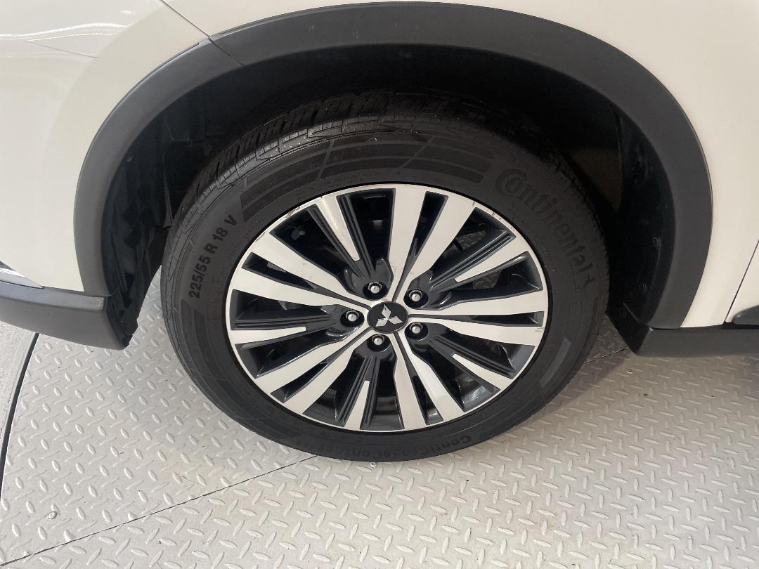 Photo '10' of Mitsubishi Outlander Photo '10' of Mitsubishi Outlander