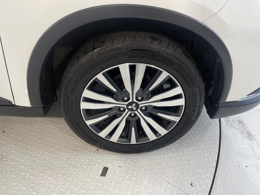 Photo '9' of Mitsubishi Outlander Photo '9' of Mitsubishi Outlander