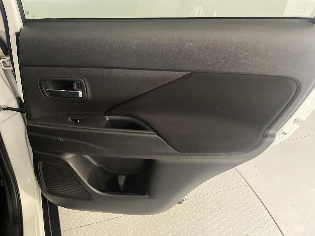 Photo '19' of Mitsubishi Outlander Photo '19' of Mitsubishi Outlander