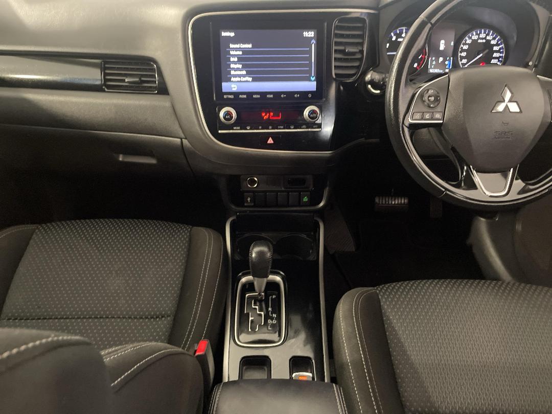 Photo '18' of Mitsubishi Outlander Photo '18' of Mitsubishi Outlander