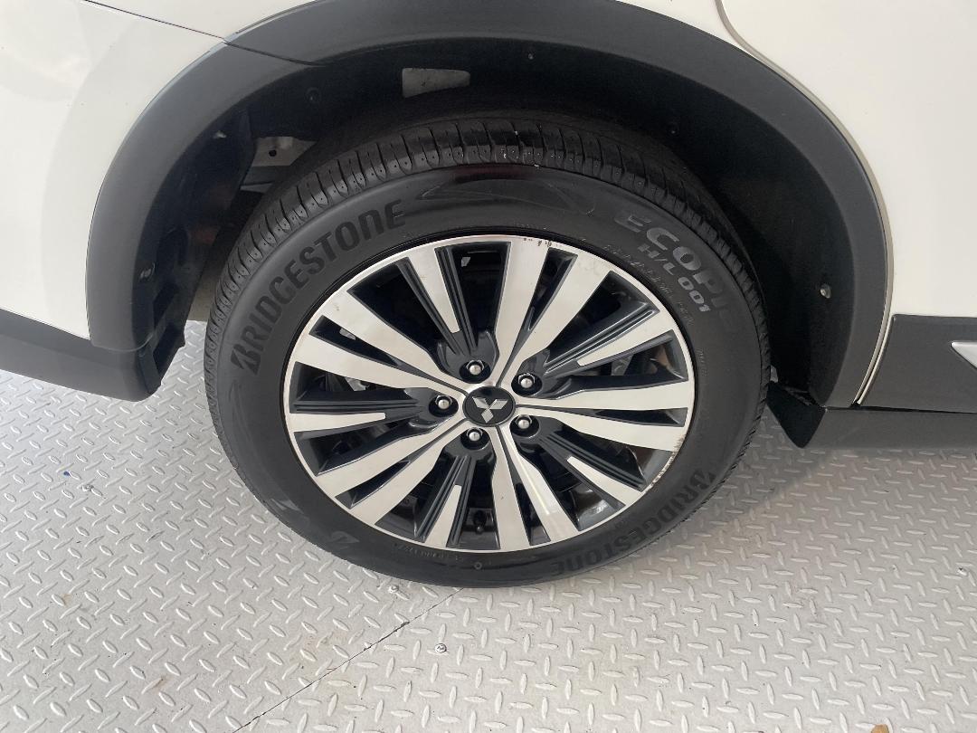 Photo '12' of Mitsubishi Outlander Photo '12' of Mitsubishi Outlander