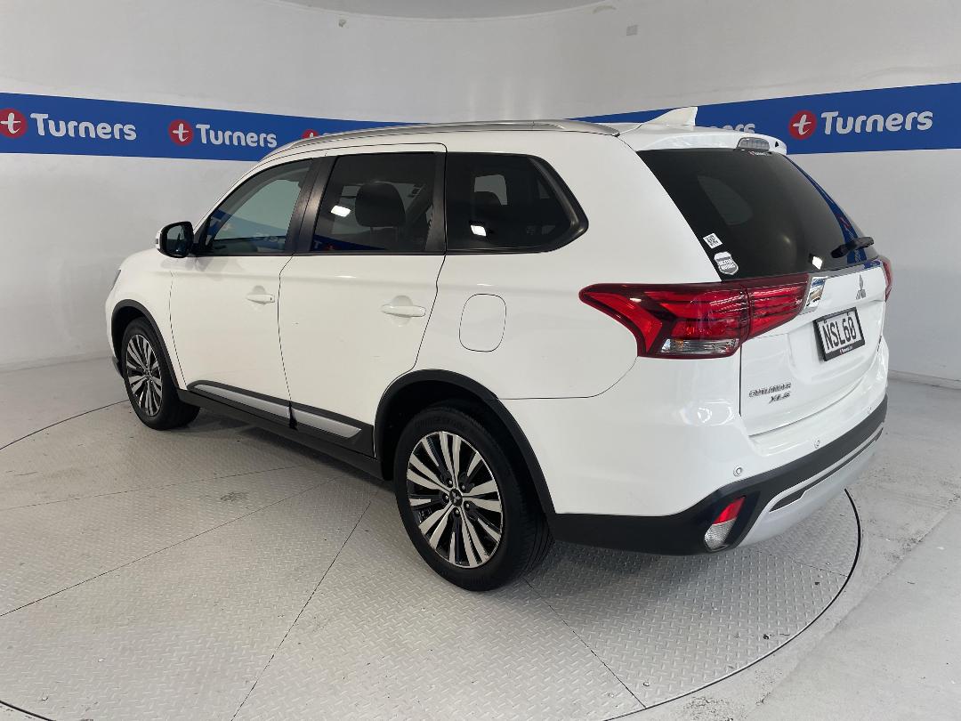 Photo '5' of Mitsubishi Outlander Photo '5' of Mitsubishi Outlander