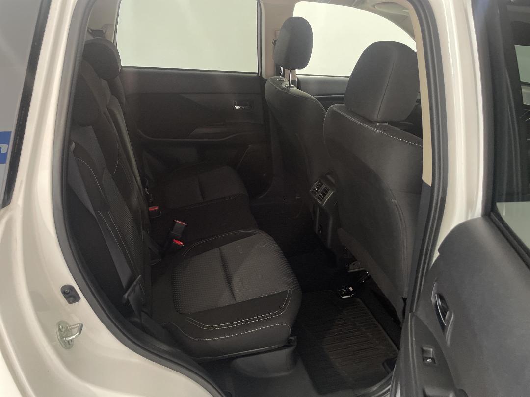 Photo '20' of Mitsubishi Outlander Photo '20' of Mitsubishi Outlander