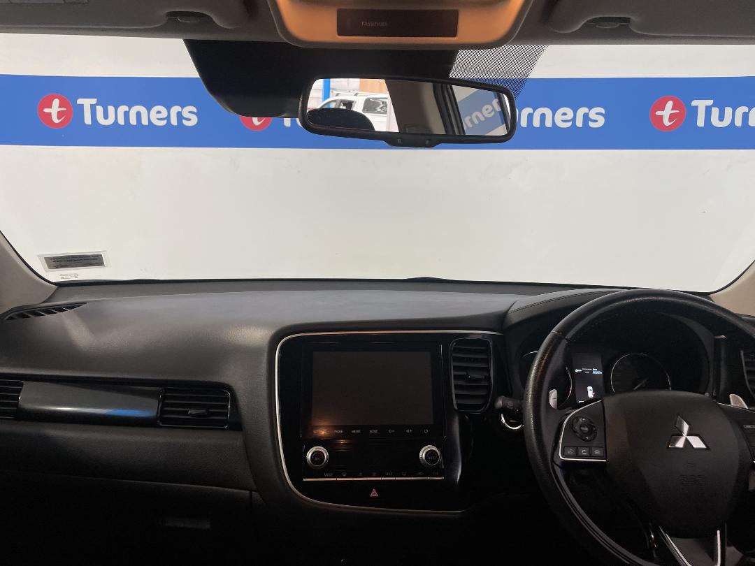 Photo '17' of Mitsubishi Outlander Photo '17' of Mitsubishi Outlander