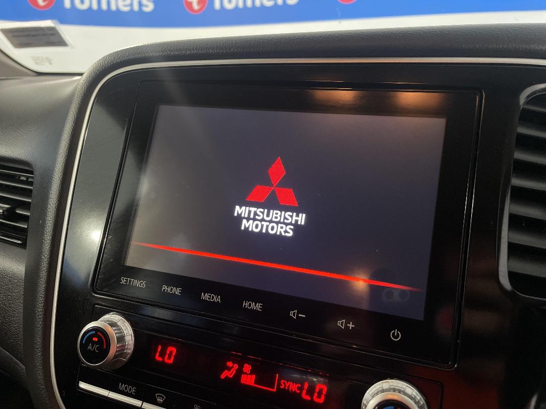 Photo '28' of Mitsubishi Outlander Photo '28' of Mitsubishi Outlander