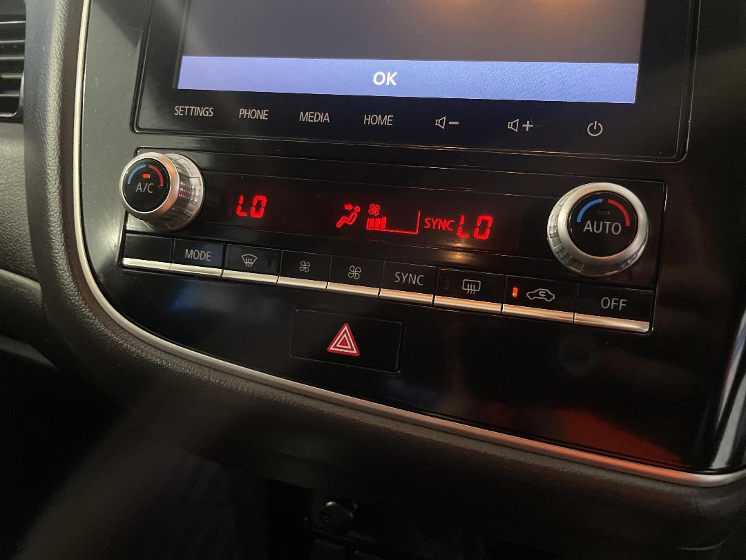 Photo '30' of Mitsubishi Outlander Photo '30' of Mitsubishi Outlander