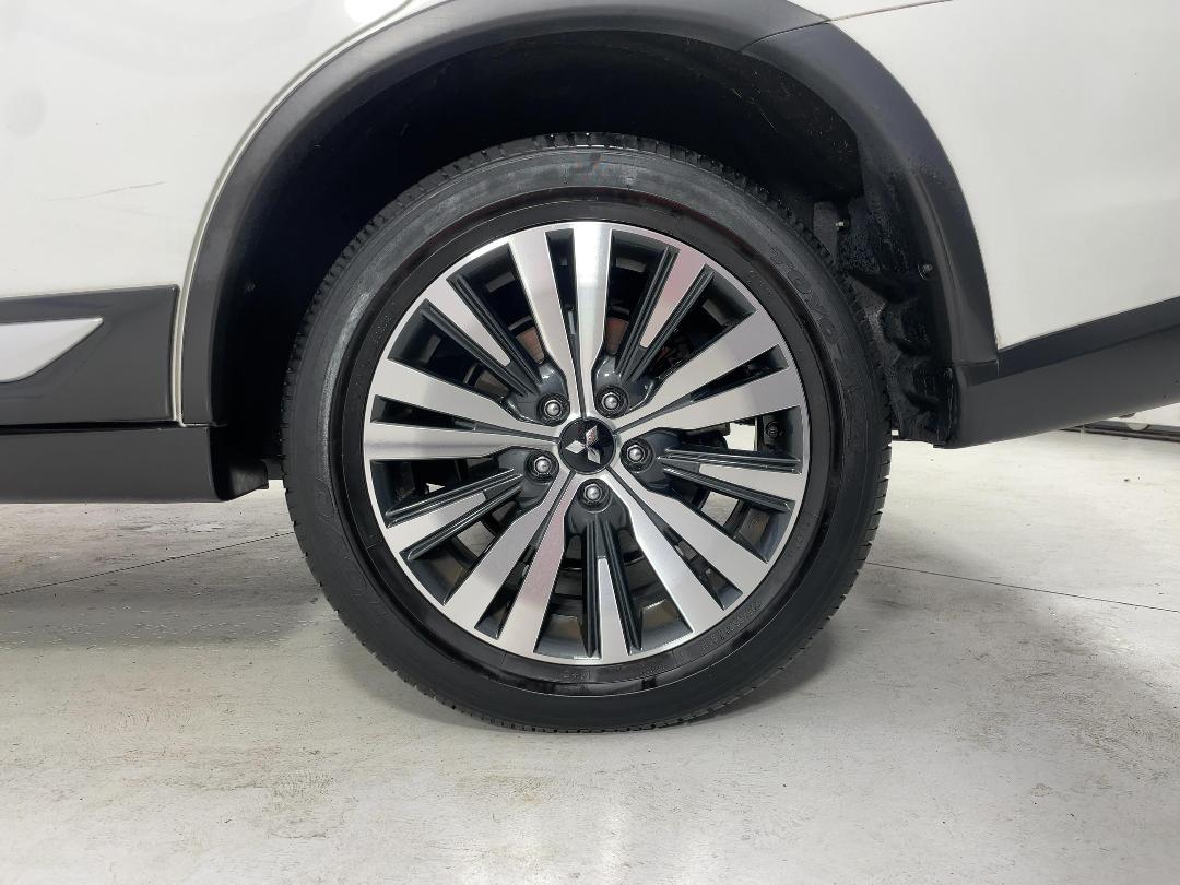 Photo '11' of Mitsubishi Outlander Photo '11' of Mitsubishi Outlander