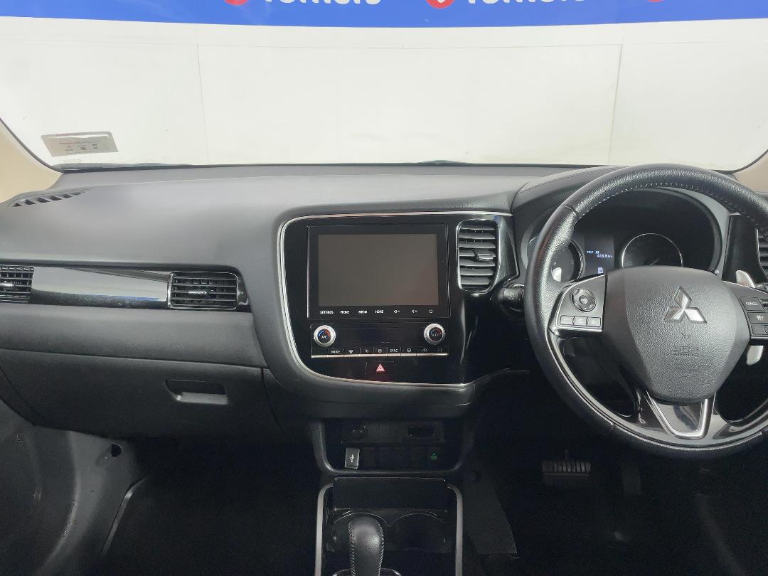 Photo '17' of Mitsubishi Outlander Photo '17' of Mitsubishi Outlander