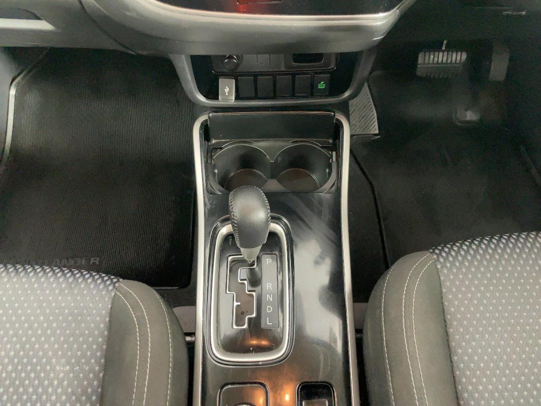 Photo '18' of Mitsubishi Outlander Photo '18' of Mitsubishi Outlander