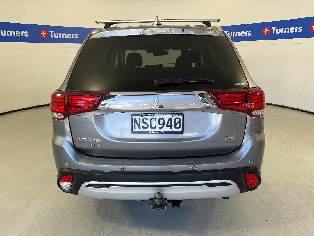 Photo '6' of Mitsubishi Outlander