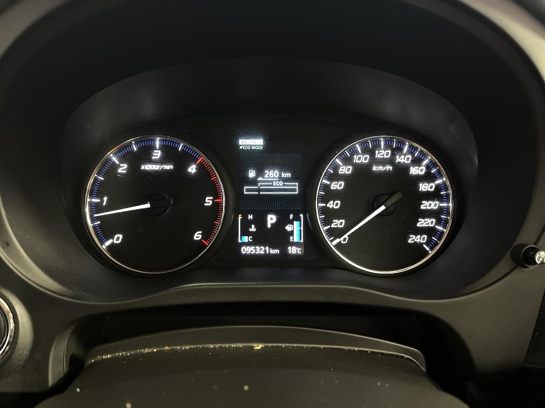 Photo '21' of Mitsubishi Outlander