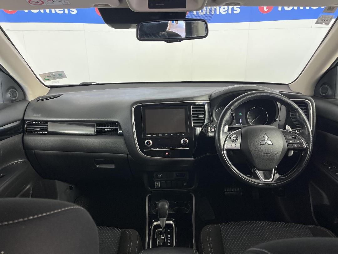 Photo '17' of Mitsubishi Outlander