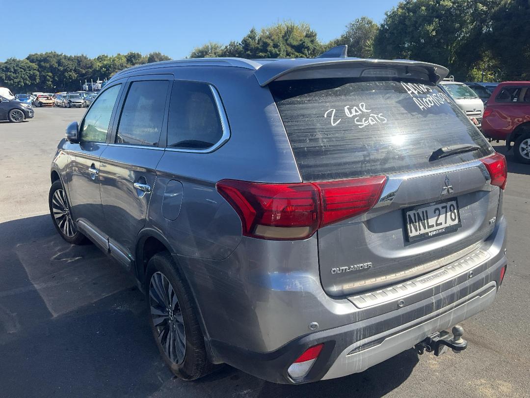 Photo '4' of Mitsubishi Outlander VRX Photo '4' of Mitsubishi Outlander VRX