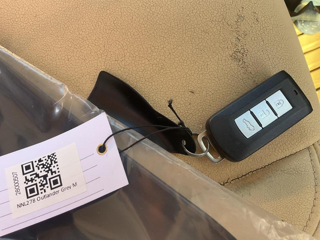 Photo '13' of Mitsubishi Outlander VRX Photo '13' of Mitsubishi Outlander VRX