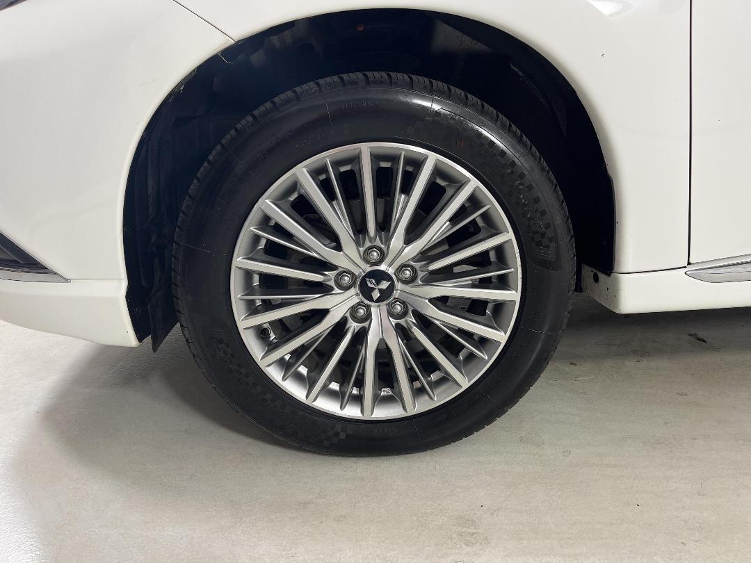 Photo '10' of Mitsubishi Outlander