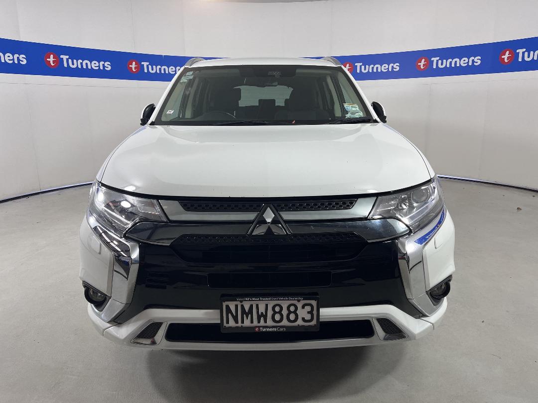 Photo '2' of Mitsubishi Outlander