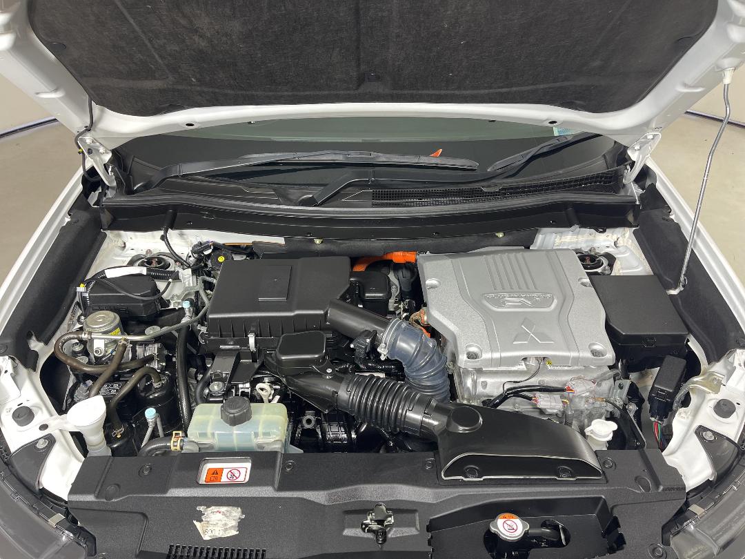 Photo '13' of Mitsubishi Outlander