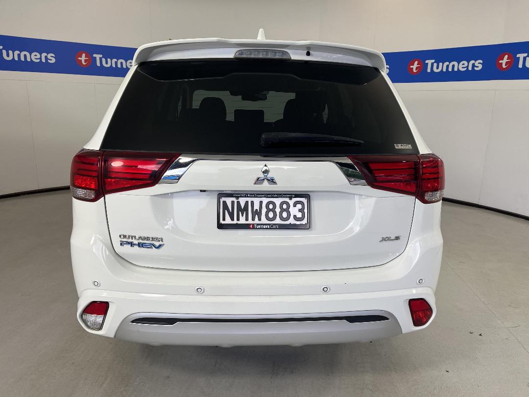 Photo '6' of Mitsubishi Outlander