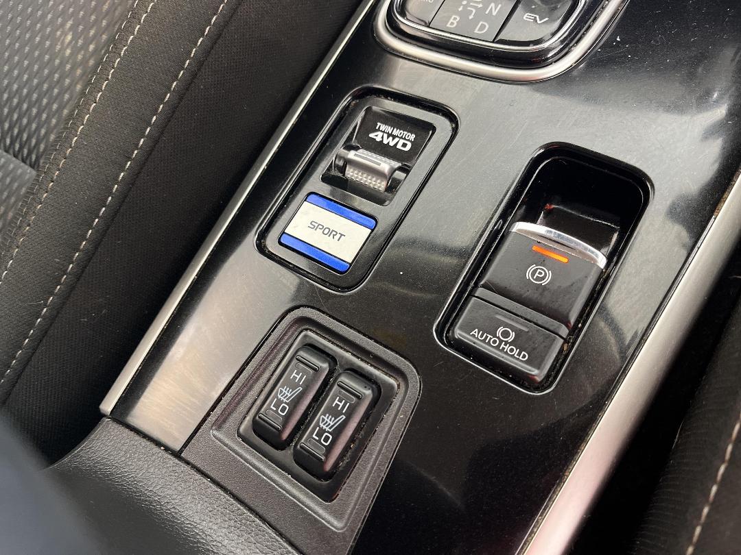 Photo '27' of Mitsubishi Outlander