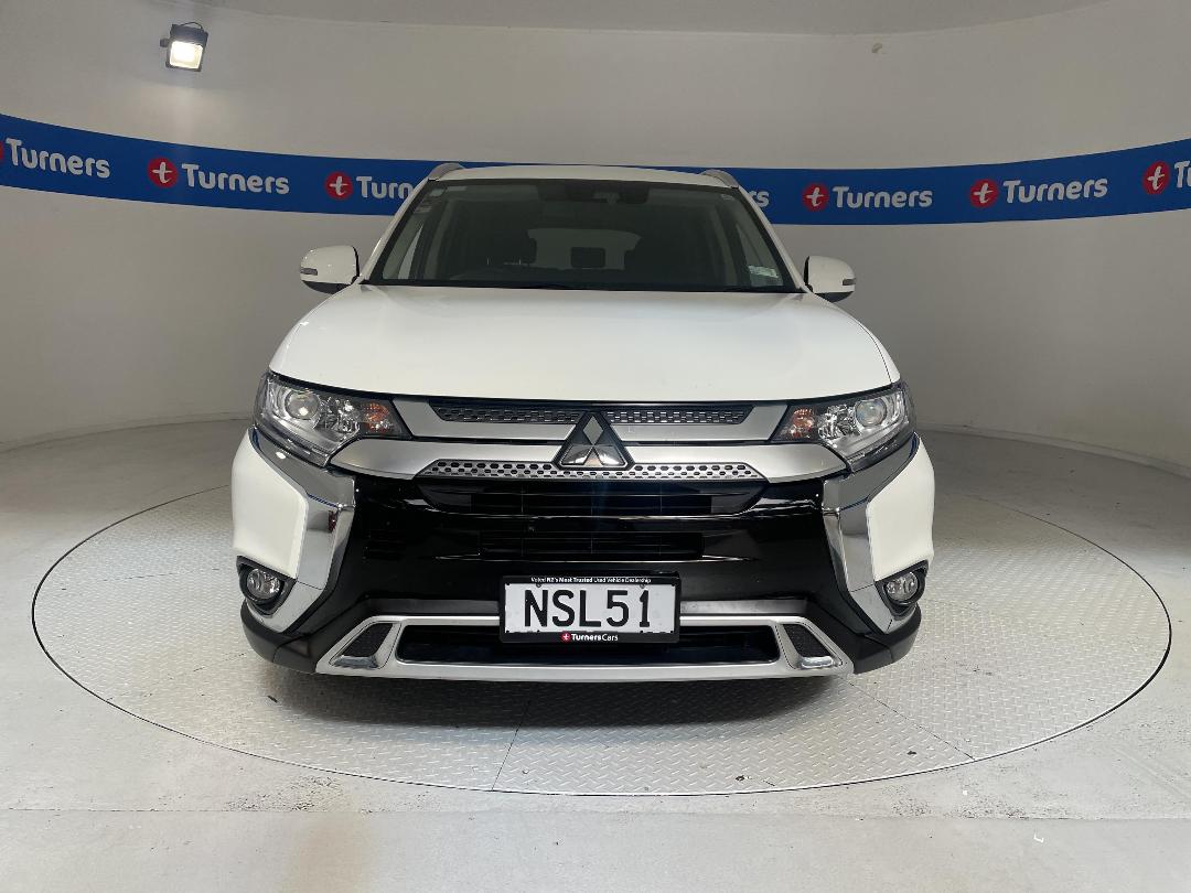 Photo '2' of Mitsubishi Outlander