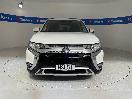 Thumbnail '2' of Mitsubishi Outlander