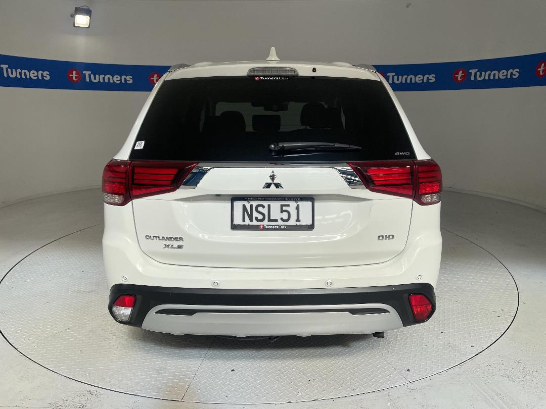 Photo '6' of Mitsubishi Outlander