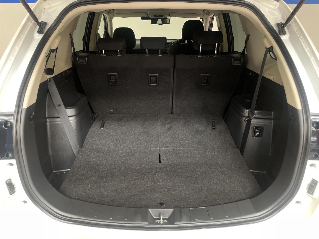 Photo '14' of Mitsubishi Outlander