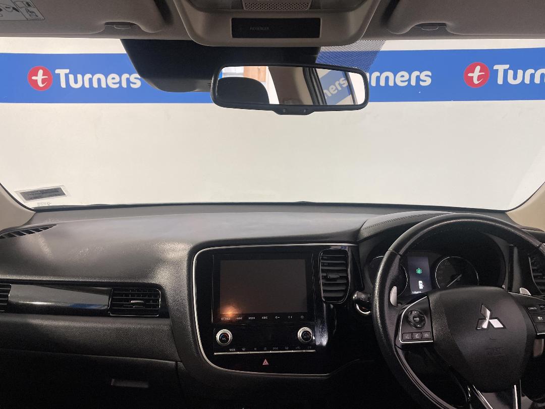 Photo '17' of Mitsubishi Outlander