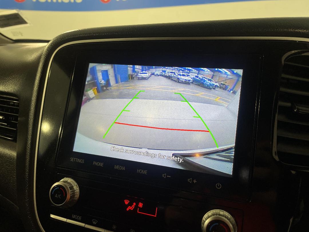 Photo '30' of Mitsubishi Outlander