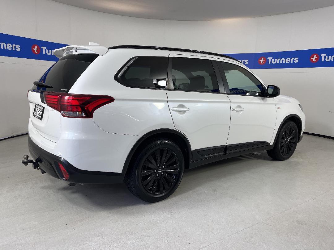 Photo '7' of Mitsubishi Outlander