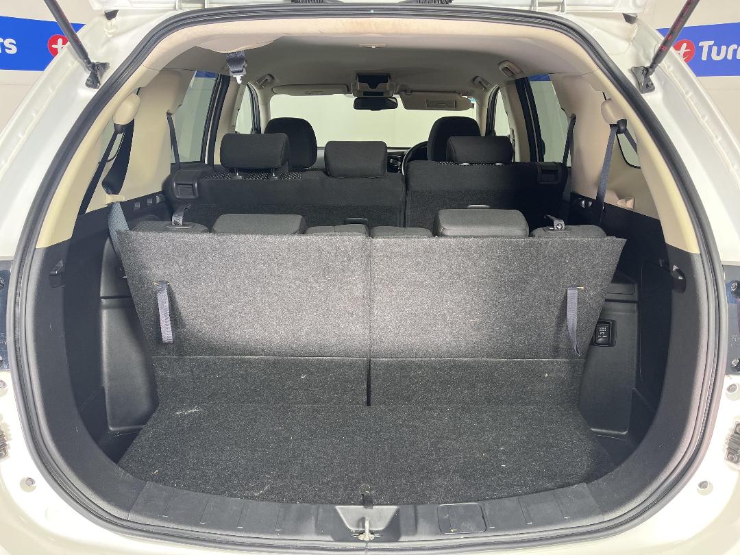 Photo '14' of Mitsubishi Outlander